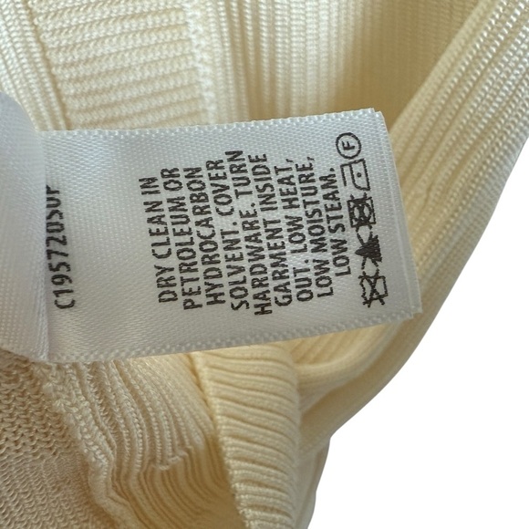 NWT! ST. JOHN Women's XS Ivory Ecru V-Neck Knit Cardigan Sweater Casual Ribbed - Picture 9 of 12